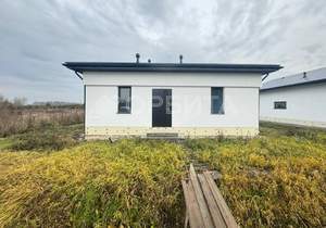 Дом 90м², 2-этажный, участок 0 сот.  