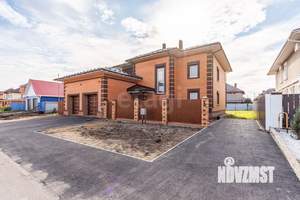 Дом 349м&sup2;, 2-этажный, участок 10 сот.  