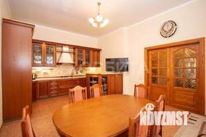 Дом 400м², 2-этажный, участок 13 сот.  