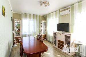 Дом 240м&sup2;, 2-этажный, участок 18 сот.  