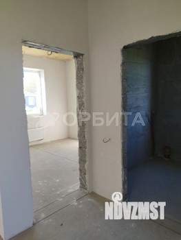 Дом 100м&sup2;, 2-этажный, участок 5 сот.  