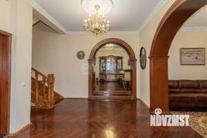 Дом 347м&sup2;, 2-этажный, участок 11 сот.  