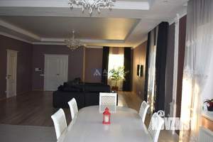 Дом 260м², 2-этажный, участок 11 сот.  