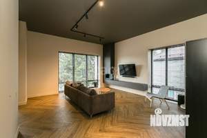 Дом 240м², 2-этажный, участок 6 сот.  