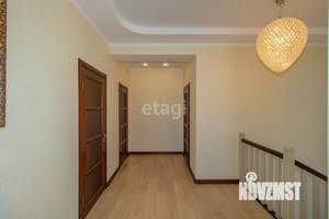 Дом 214м², 3-этажный, участок 10 сот.  