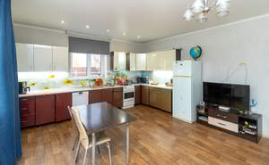 Дом 160м², 2-этажный, участок 10 сот.  