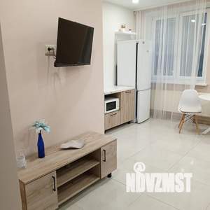 Студия квартира, посуточно, 33м2, 2/16 этаж