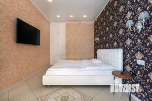 1-к квартира, посуточно, 56м2, 1/1 этаж