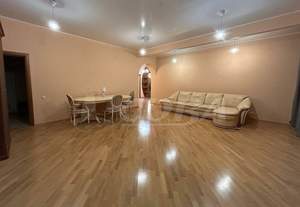 2-к квартира, на длительный срок, 123м2, 1/10 этаж