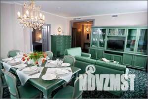 3-к квартира, посуточно, 108м2, 1/1 этаж