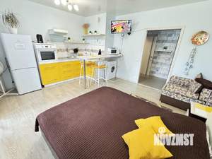 Студия квартира, посуточно, 40м2, 3/19 этаж