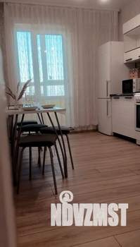 Студия квартира, посуточно, 40м2, 15/17 этаж