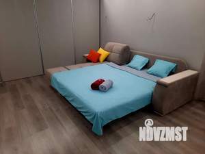 Студия квартира, посуточно, 36м2, 1/3 этаж