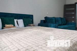 1-к квартира, посуточно, 38м2, 9/16 этаж