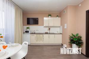 Студия квартира, посуточно, 34м2, 10/19 этаж