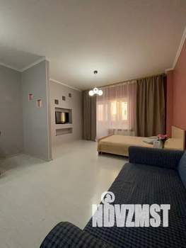 Студия квартира, посуточно, 35м2, 3/15 этаж