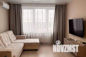 1-к квартира, посуточно, 38м2, 21/23 этаж