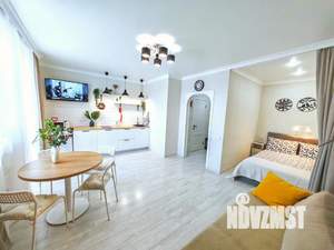 Студия квартира, посуточно, 34м2, 15/19 этаж