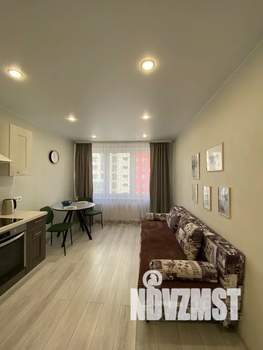 1-к квартира, посуточно, 42м2, 4/10 этаж