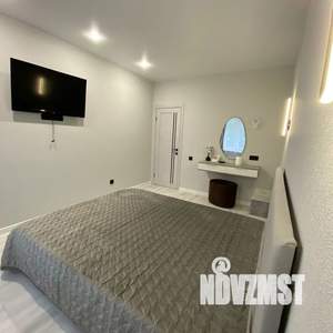 Студия квартира, посуточно, 40м2, 2/10 этаж