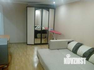 1-к квартира, посуточно, 38м2, 6/9 этаж