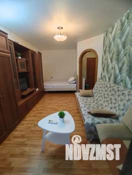 Студия квартира, посуточно, 38м2, 2/9 этаж