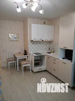 Студия квартира, посуточно, 38м2, 13/20 этаж