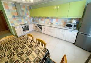 3-к квартира, на длительный срок, 110м2, 3/9 этаж