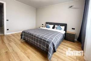 2-к квартира, посуточно, 75м2, 1/1 этаж