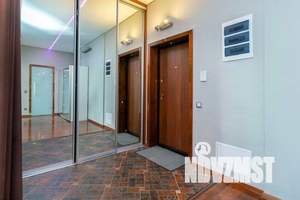 2-к квартира, посуточно, 64м2, 1/25 этаж