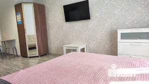 Студия квартира, посуточно, 35м2, 1/17 этаж