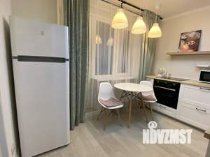 1-к квартира, посуточно, 39м2, 15/16 этаж