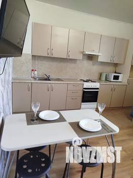 Студия квартира, посуточно, 35м2, 6/20 этаж