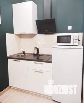 Студия квартира, посуточно, 25м2, 1/19 этаж