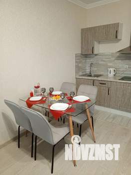 Студия квартира, посуточно, 32м2, 10/20 этаж