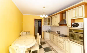 3-к квартира, на длительный срок, 120м2, 3/9 этаж