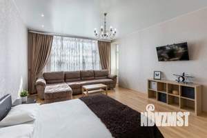 1-к квартира, посуточно, 53м2, 1/1 этаж