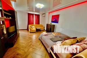 1-к квартира, посуточно, 50м2, 11/16 этаж