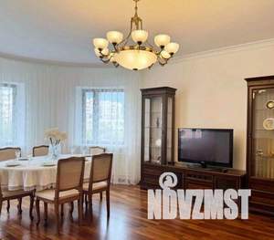 3-к квартира, посуточно, 120м2, 1/1 этаж