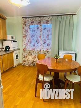 3-к квартира, посуточно, 90м2, 1/1 этаж