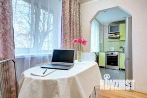 2-к квартира, посуточно, 70м2, 1/1 этаж
