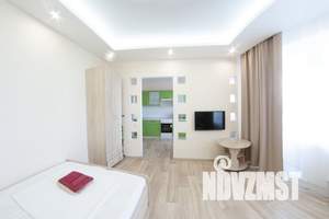 1-к квартира, посуточно, 35м2, 1/20 этаж