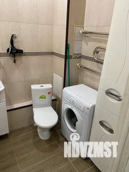 Студия квартира, посуточно, 36м2, 1/20 этаж