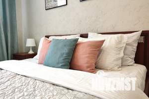 2-к квартира, посуточно, 64м2, 3/17 этаж