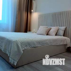 2-к квартира, посуточно, 38м2, 18/23 этаж