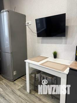 Студия квартира, посуточно, 35м2, 6/23 этаж