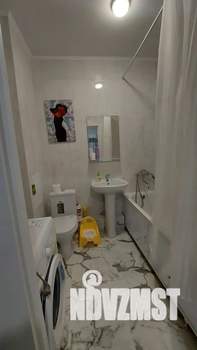 Студия квартира, посуточно, 35м2, 1/20 этаж