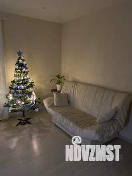 Студия квартира, посуточно, 36м2, 1/20 этаж