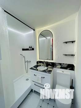Студия квартира, посуточно, 40м2, 10/10 этаж