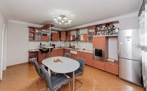 3-к квартира, на длительный срок, 132м2, 7/9 этаж